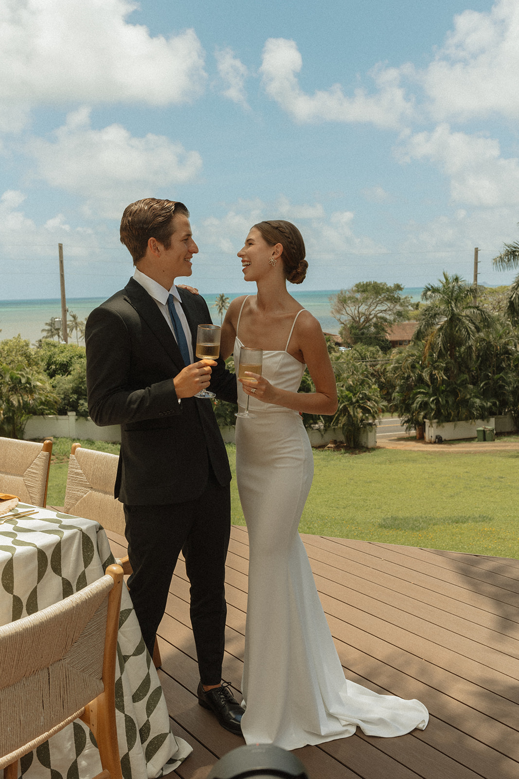 Oahu intimate wedding photographers 
