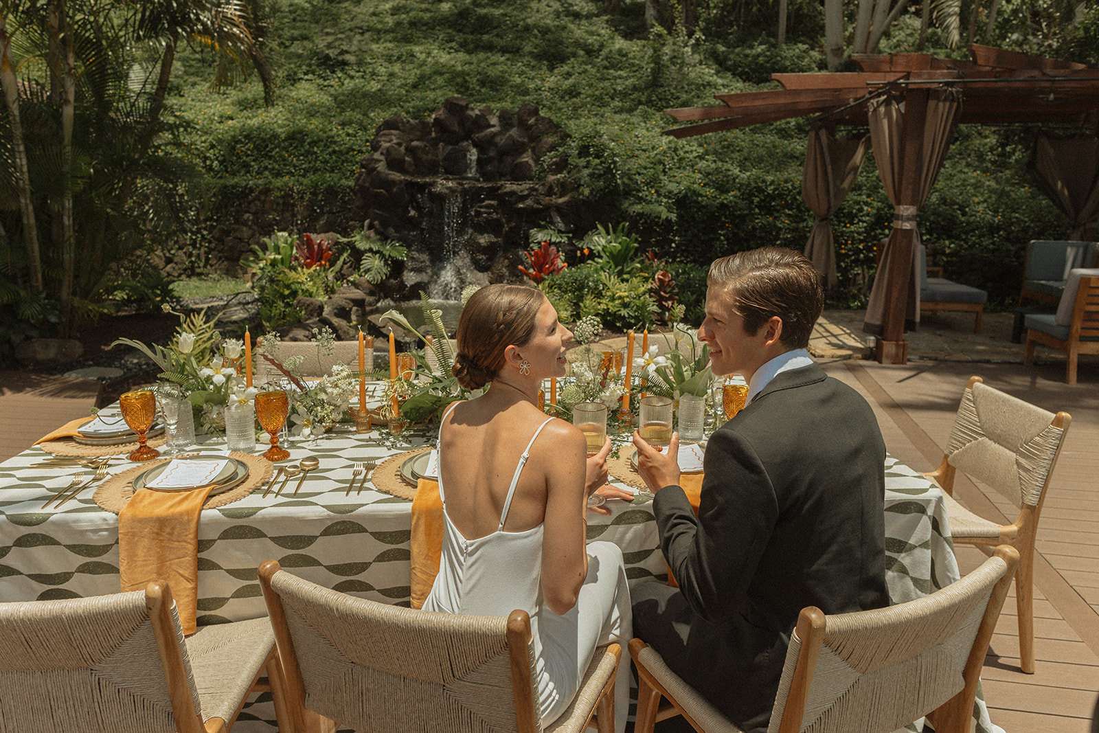 Oahu intimate wedding photographers hawaii HMUA