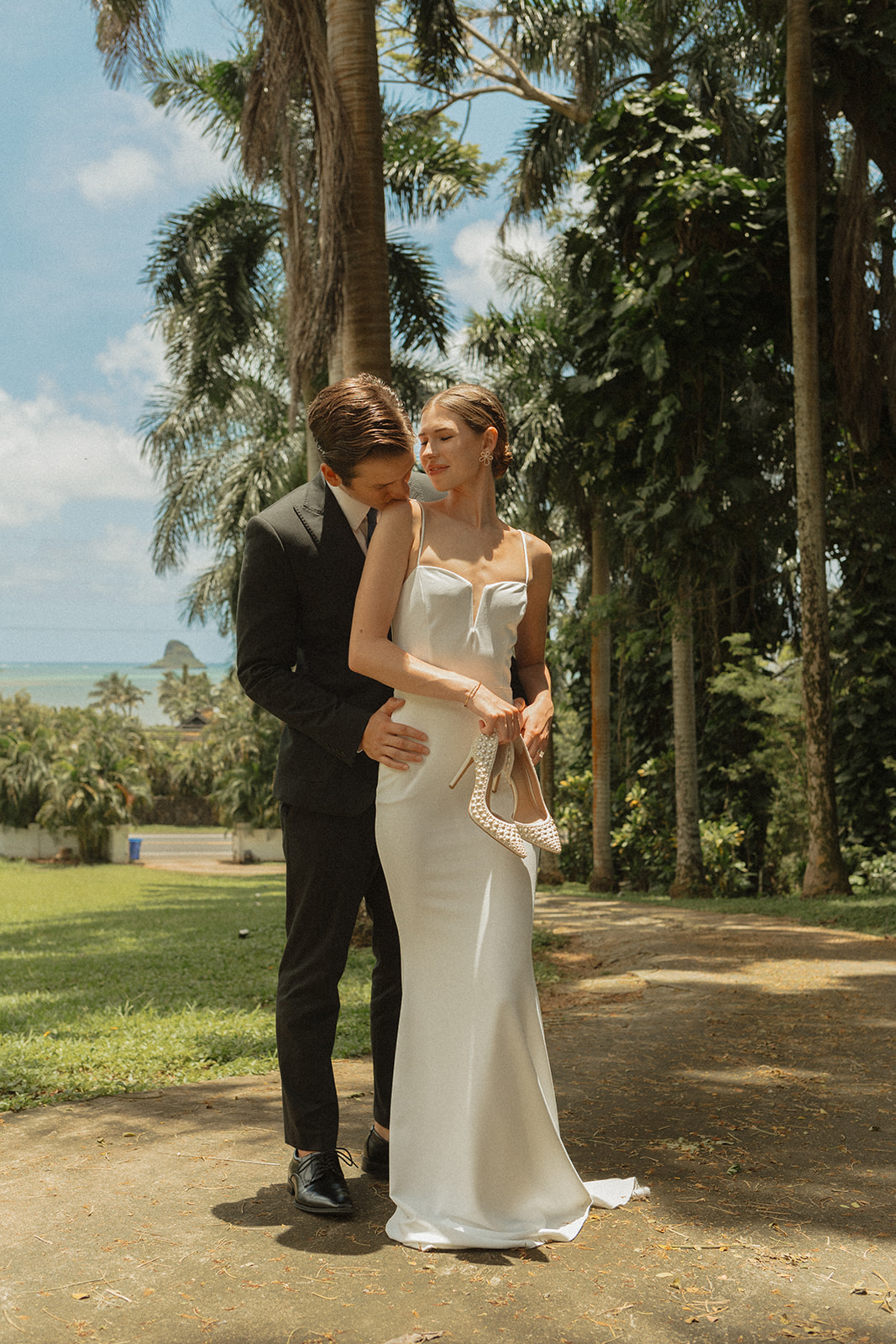 Oahu intimate wedding photographers