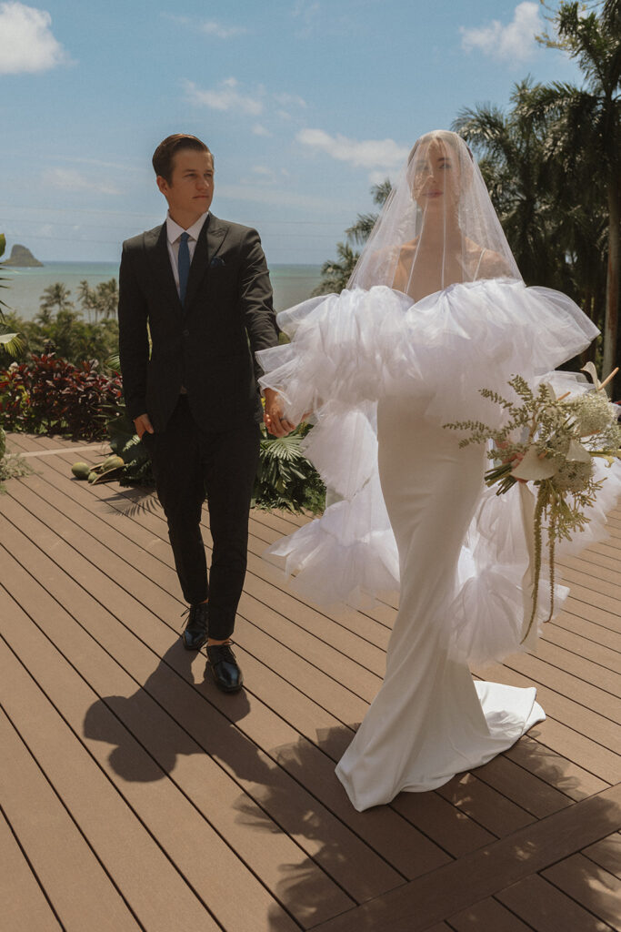 Oahu intimate wedding photographers